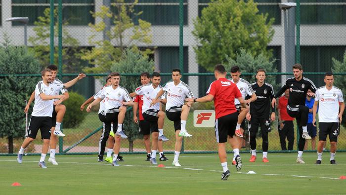 Beşiktaş idmanında dikkat çeken detay Jeremain Lens...