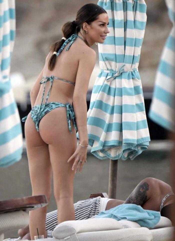 Dele Alli ve sevgilisi Ruby Mae tatile tam gaz devam ediyor