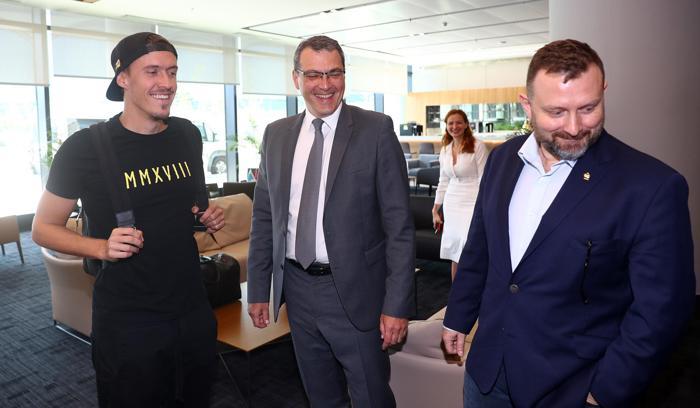 Max Kruse formayı giydi Dikkat çeken detay