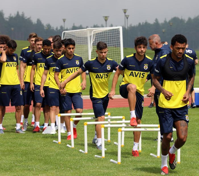 Fenerbahçe ilk antrenmanını gerçekleştirdi