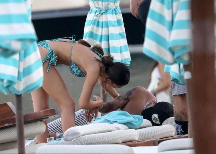 Dele Alli ve sevgilisi Ruby Mae tatile tam gaz devam ediyor