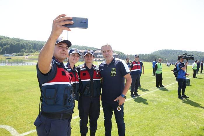 Fenerbahçede taraftar buluşması gerçekleştirildi