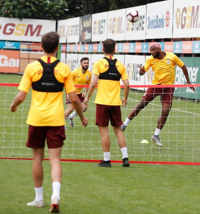 Galatasarayın yeni transferi Ryan Babel idmanda şov yaptı