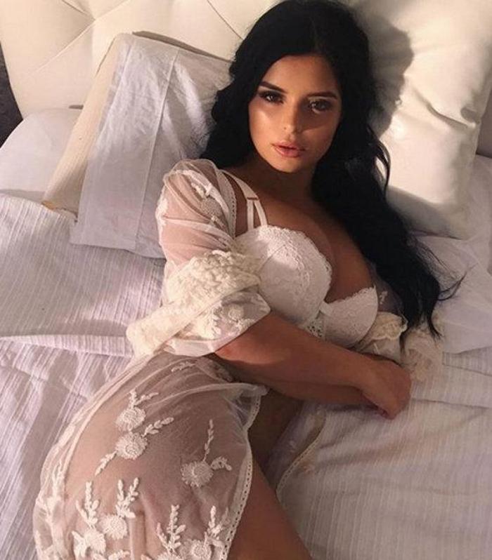 Demi Rose 24 yaşında