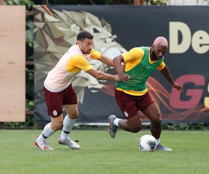 Galatasarayın yeni transferi Ryan Babel idmanda şov yaptı