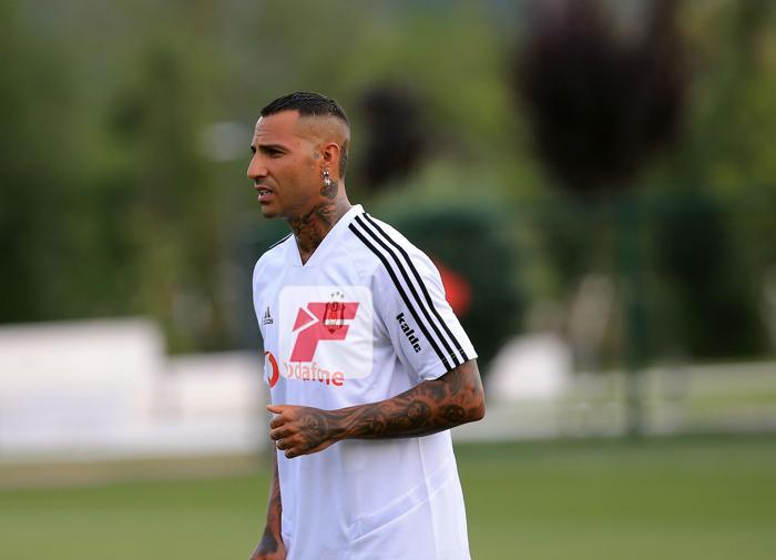 Beşiktaş idmanında dikkat çeken detay Jeremain Lens...