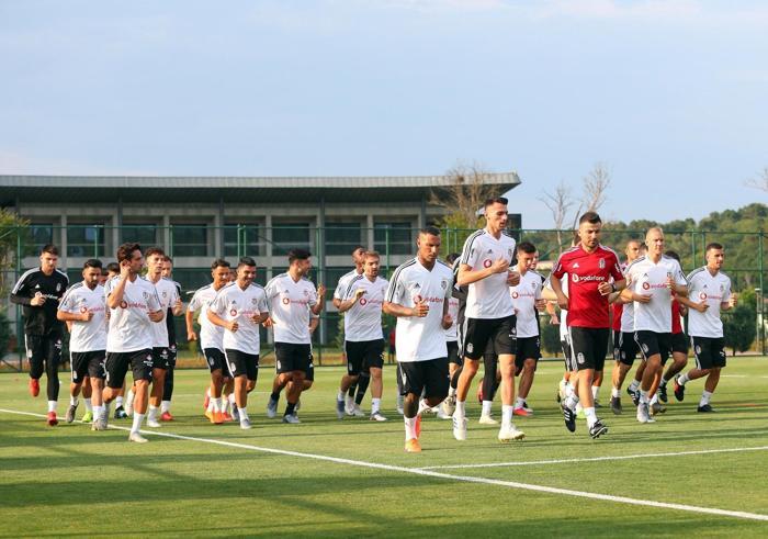 Beşiktaş idmanında dikkat çeken detay Jeremain Lens...