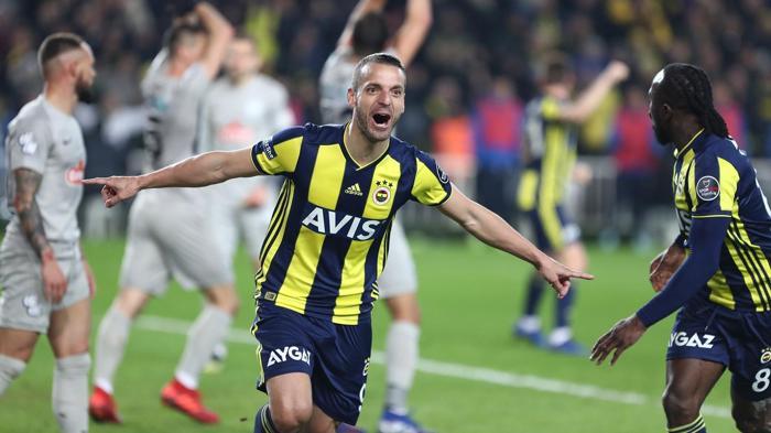 Fenerbahçeden ayrılan Roberto Soldado imzayı atıyor