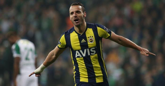 Fenerbahçeden ayrılan Roberto Soldado imzayı atıyor