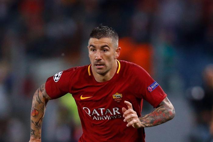Ersun Yanal çok istiyor... Fenerbahçede Kolarov bilmecesi