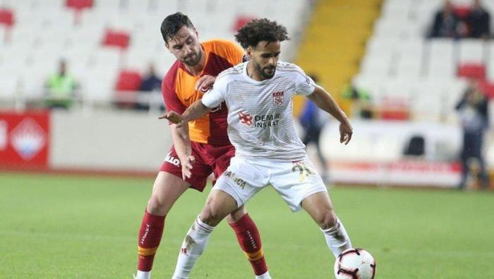 Beşiktaştan Galatasaraya transfer çalımı İmza an meselesi...