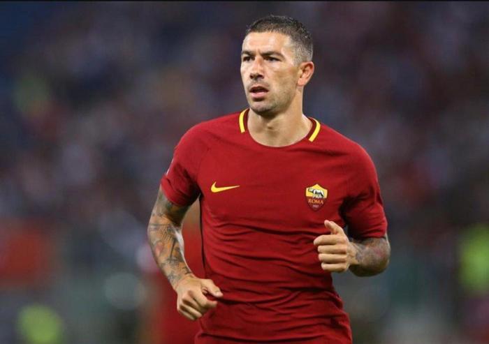Ersun Yanal çok istiyor... Fenerbahçede Kolarov bilmecesi