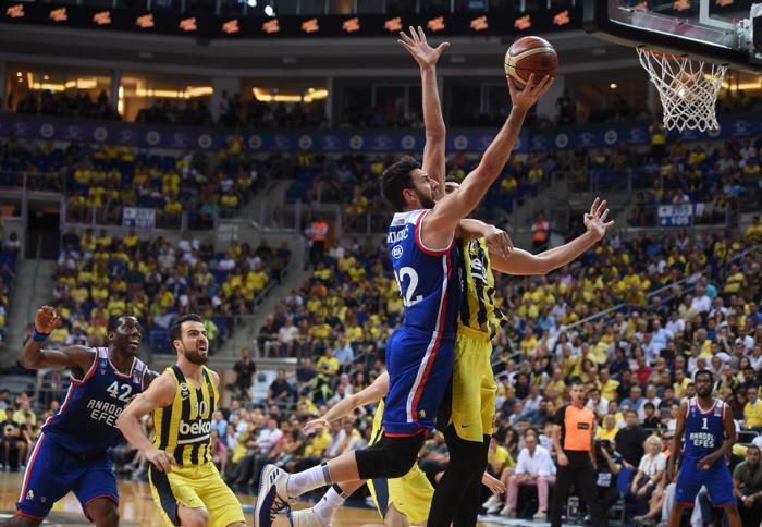 Anadolu Efes - Fenerbahçe Beko serisinde final zamanı