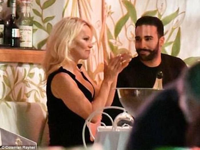 Pamela Anderson, Adil Raminin kendisini aldattığını açıkladı