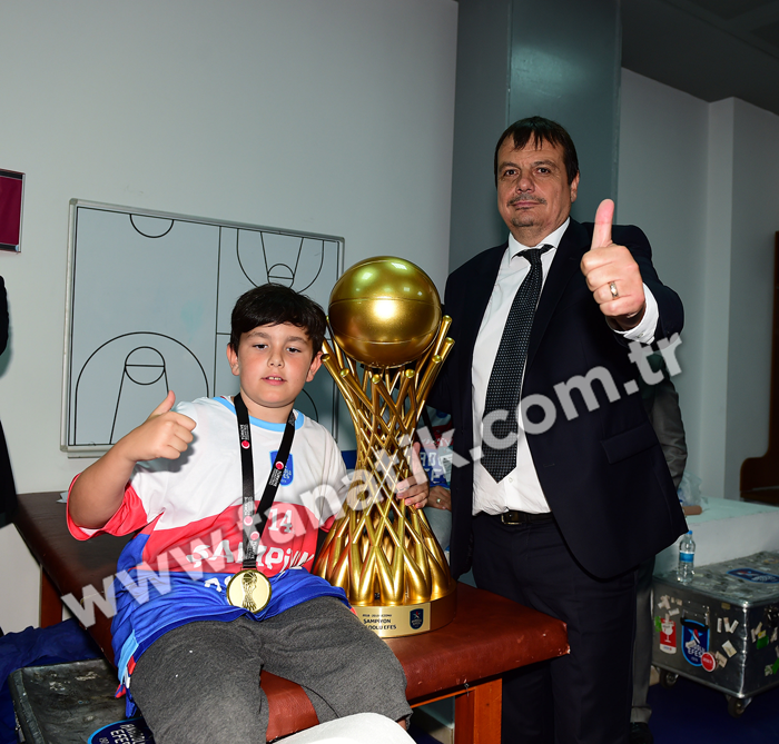 Anadolu Efeste Vasilije Micic, Fenerbahçe maçı sonrası gözyaşlarını tutamadı
