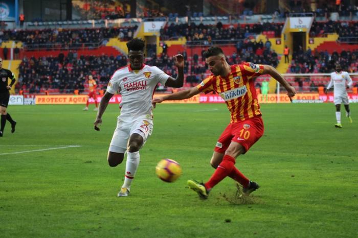 Galatasaraydan son dakika Deniz Türüç hamlesi Fatih Terim devrede