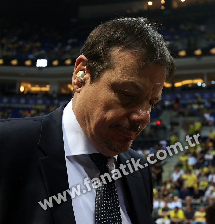 Ataman kulaklıkla çıktı
