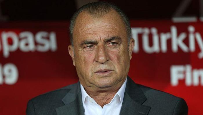 Galatasarayda transfer bombaları patlıyor İki yıldız...