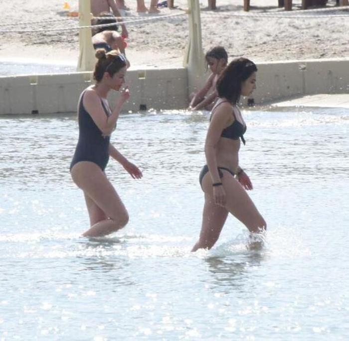 Oğuzhan Özyakupun kardeşi Şermin, Melisa Aslı Pamukla tatile çıktı