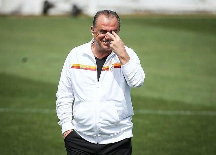 Galatasarayda flaş karar 3 ayrılık...