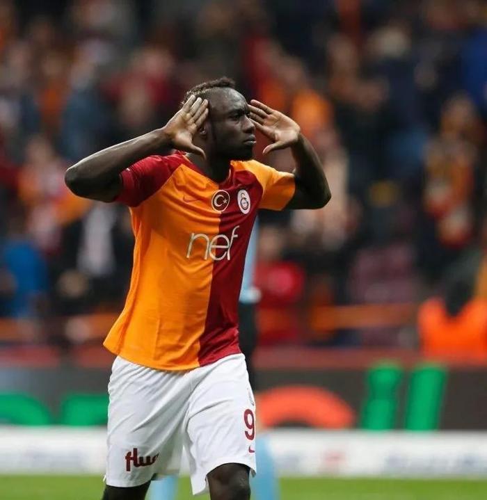 Galatasarayın golcüsü Diagneye teklif var 99 milyon...
