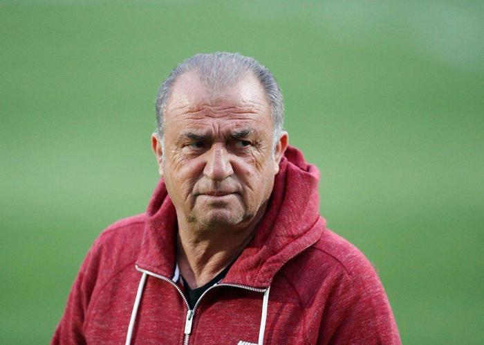 Galatasarayda transfer bombaları patlıyor İki yıldız...