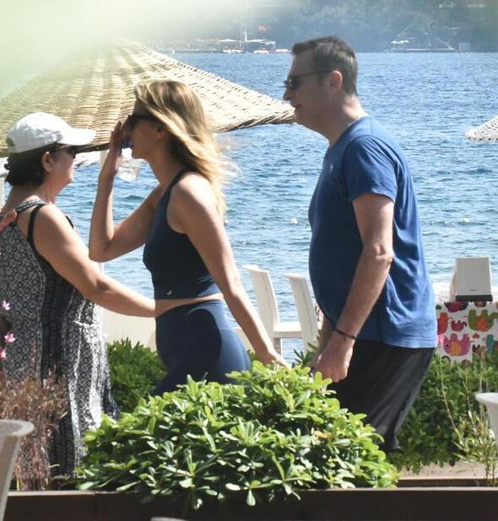 Fikret Orman ve sevgilisi yürüyüşte
