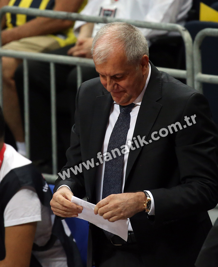 Fenerbahçe Beko - Anadolu Efes maçından ekrana yansımayanlar