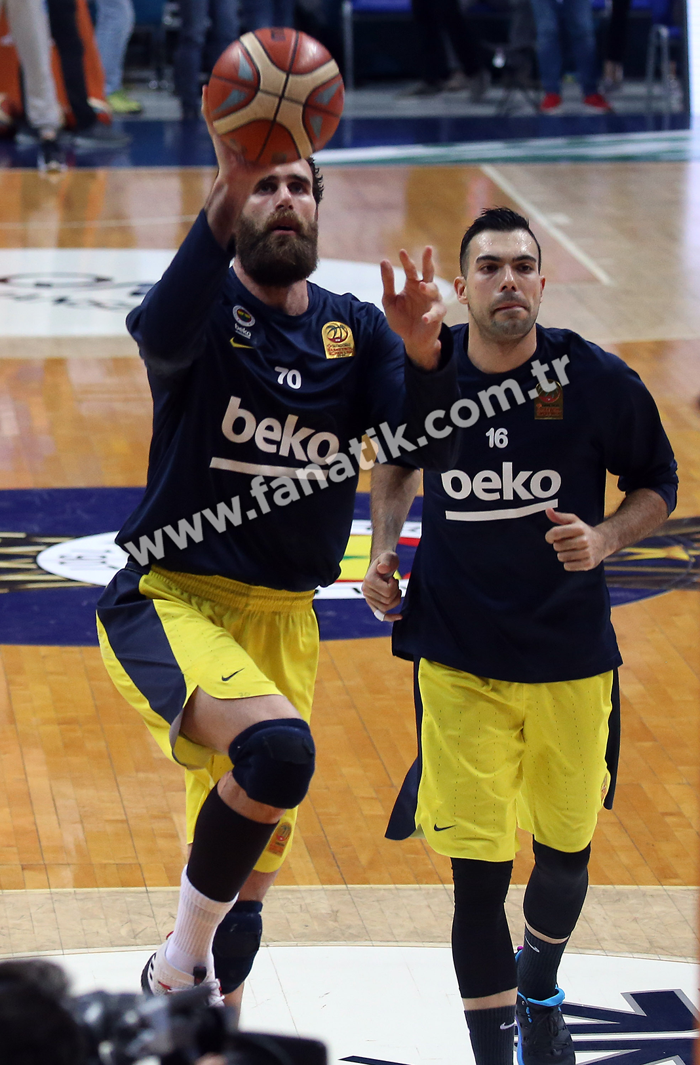 Sloukas ve Datome kadroda