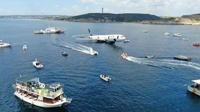 Saros körfezinde uçak batıldı
