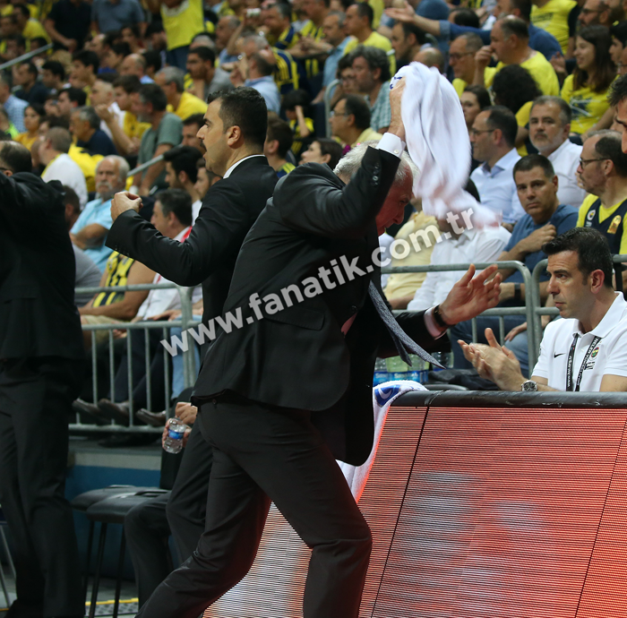 Fenerbahçe Beko - Anadolu Efes maçından ekrana yansımayanlar