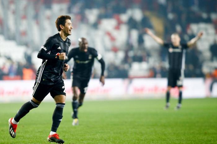 Beşiktaş transfer bombasını patlatıyor 3 yıldızla temasa geçildi
