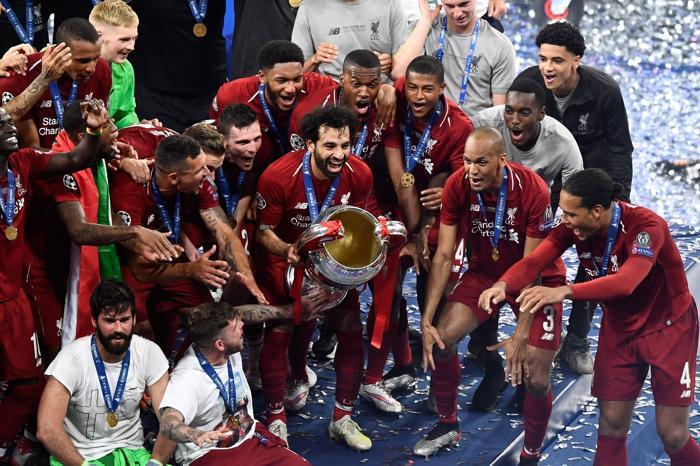 Liverpool şampiyon oldu Jürgen Klopp ve Salah gözyaşlarına hakim olamadı