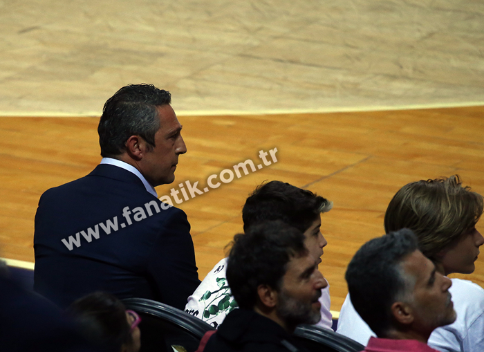 Fenerbahçe Beko - Anadolu Efes maçından ekrana yansımayanlar