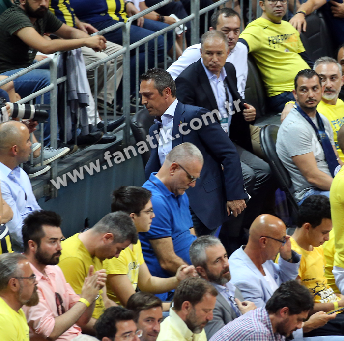 Fenerbahçe Beko - Anadolu Efes maçından ekrana yansımayanlar