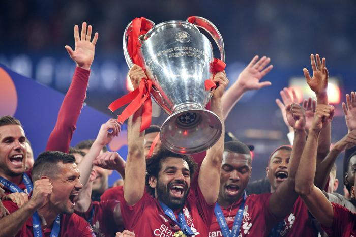 Liverpool şampiyon oldu Jürgen Klopp ve Salah gözyaşlarına hakim olamadı