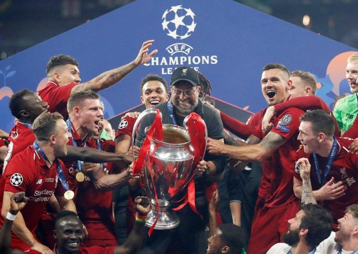 Liverpool şampiyon oldu Jürgen Klopp ve Salah gözyaşlarına hakim olamadı