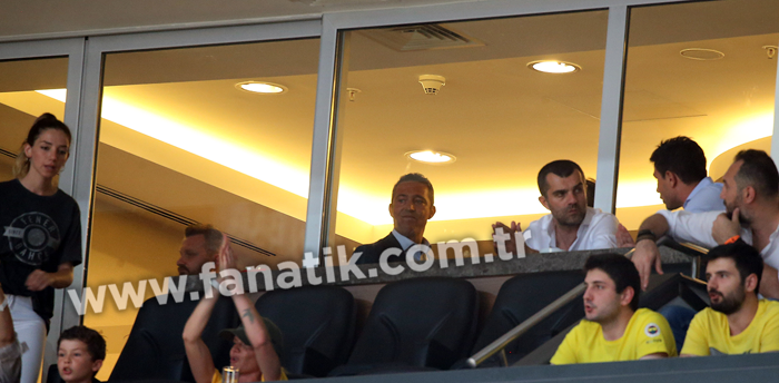 Fenerbahçe Beko - Anadolu Efes maçından ekrana yansımayanlar