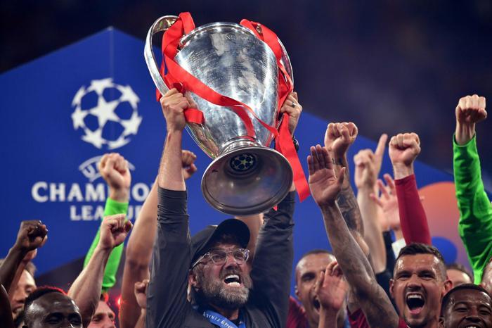 Liverpool şampiyon oldu Jürgen Klopp ve Salah gözyaşlarına hakim olamadı