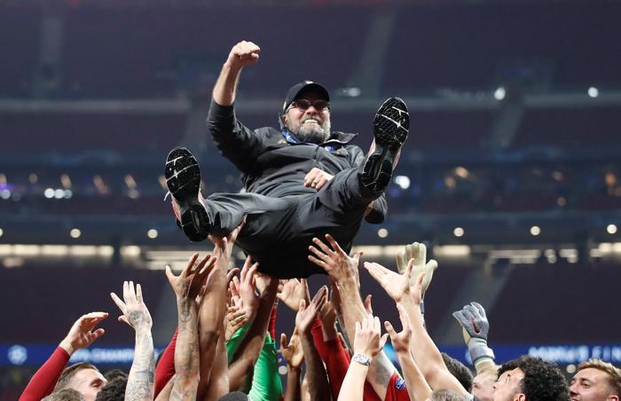 Liverpool şampiyon oldu Jürgen Klopp ve Salah gözyaşlarına hakim olamadı