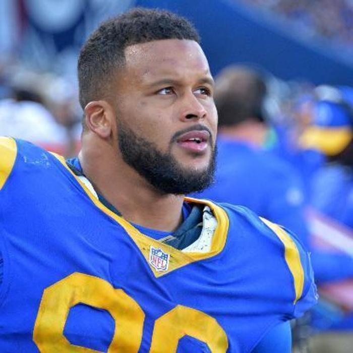 28 Aaron Donald 41.4 milyon dolar