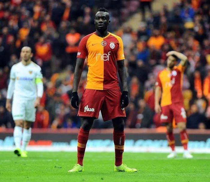 FLAŞ Galatasaray Vedat Muriç için teklifini yükseltti