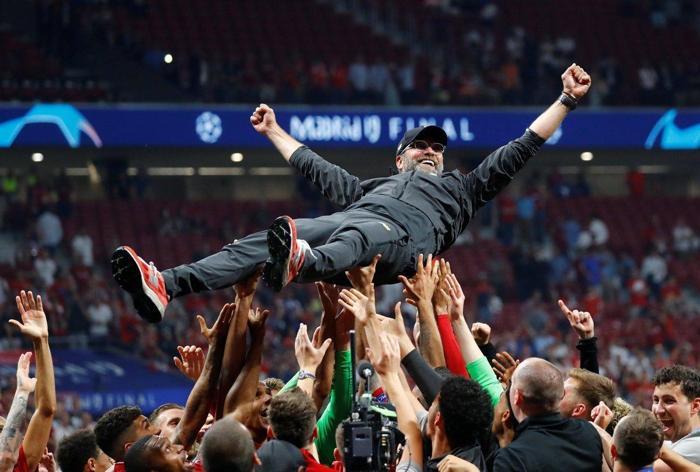 Liverpool şampiyon oldu Jürgen Klopp ve Salah gözyaşlarına hakim olamadı