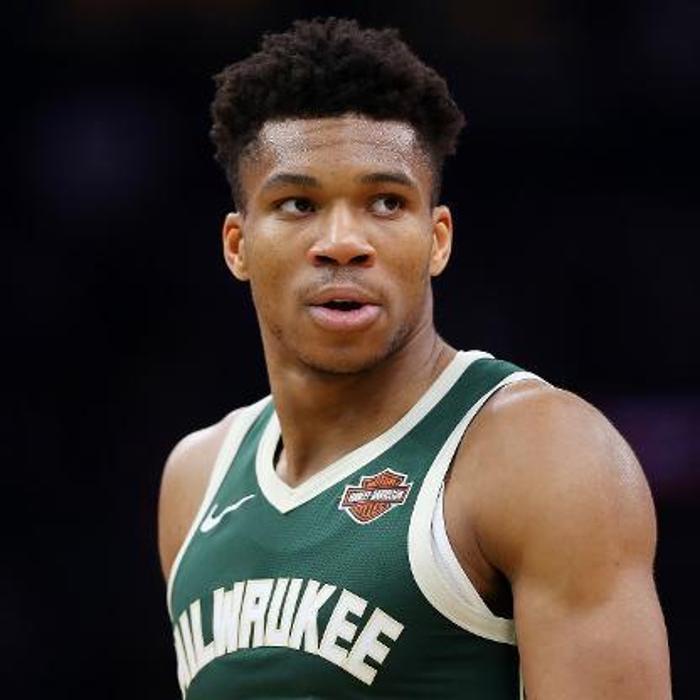 26 Giannis Antetokounmpo 43.2 milyon dolar