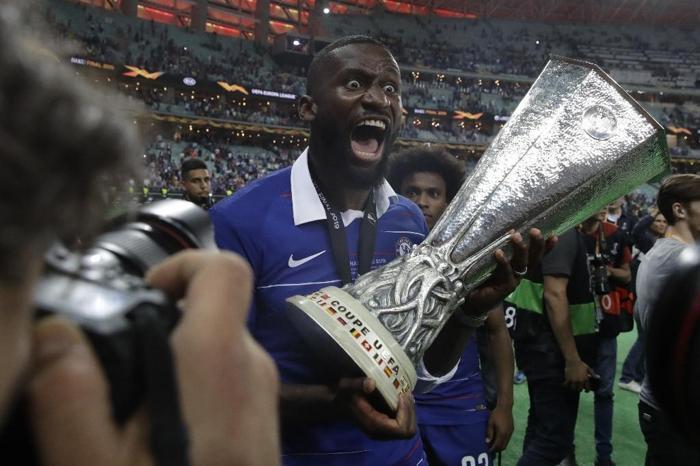 Avrupa Liginin en büyüğü Chelsea kupasını aldı