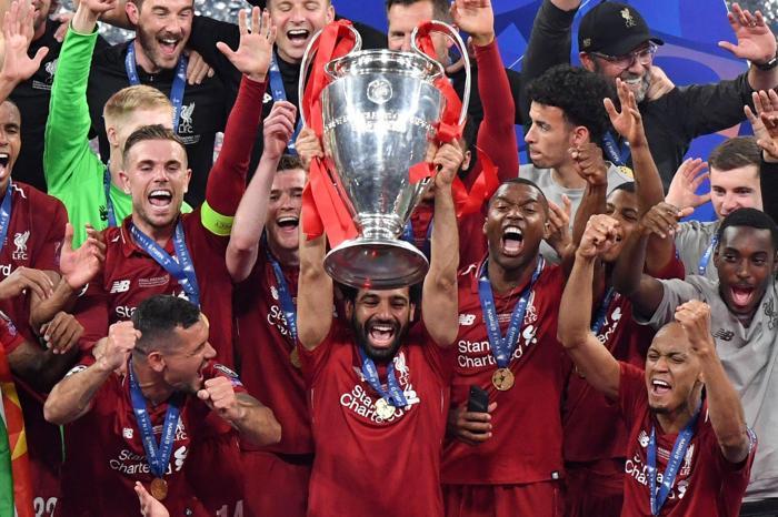 Liverpool şampiyon oldu Jürgen Klopp ve Salah gözyaşlarına hakim olamadı