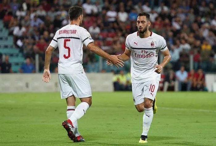 Galatasaray 4 yıldız ismi gözüne kestirdi