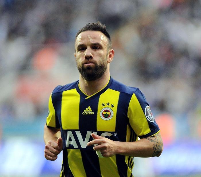 Fenerbahçeli Mathieu Valbuena pazartesi günü imzayı atıyor