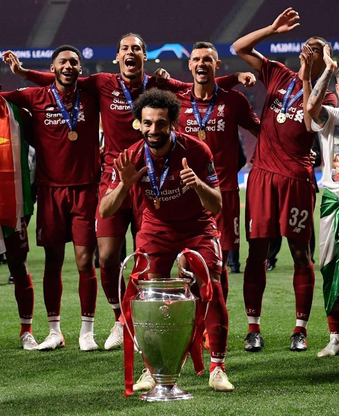 Liverpool şampiyon oldu Jürgen Klopp ve Salah gözyaşlarına hakim olamadı