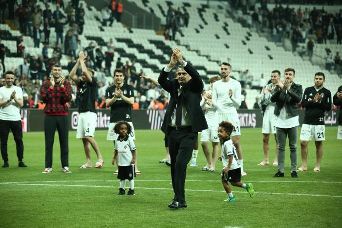 Vodafone Parkta Şenol Güneşten veda 3lüsü